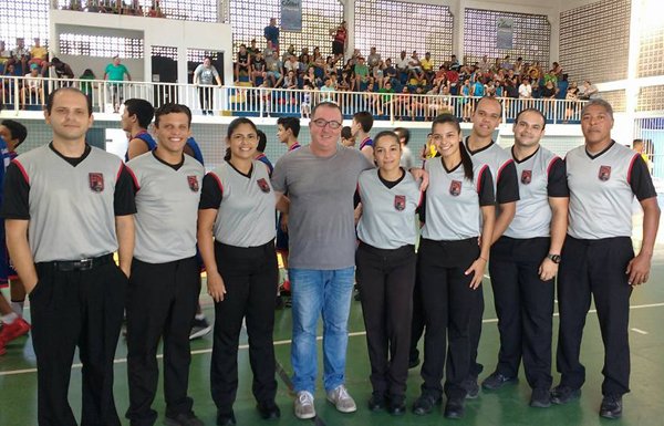 Equipe de arbitragem das finais do Paraibano
