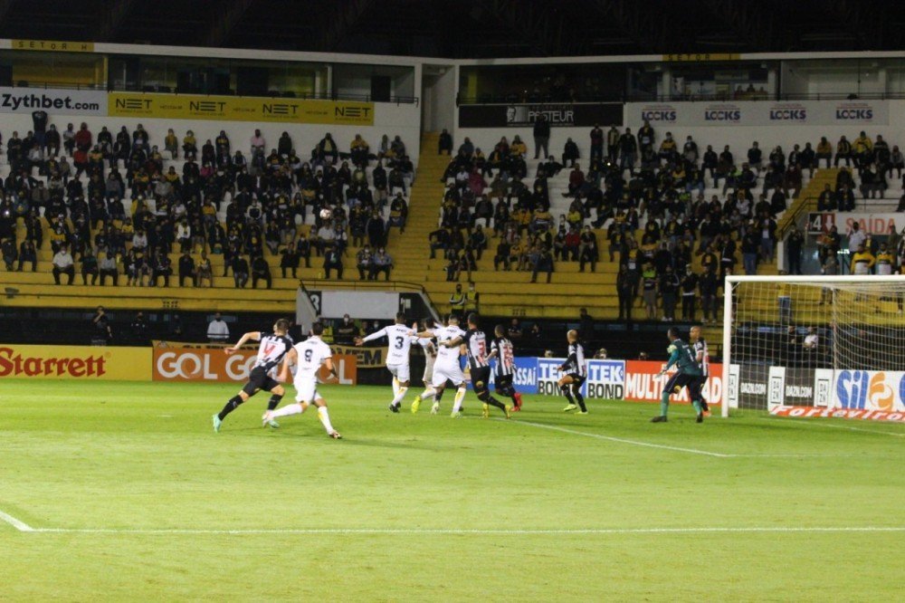 Sport empata com Criciúma e chega a cinco jogos sem vencer