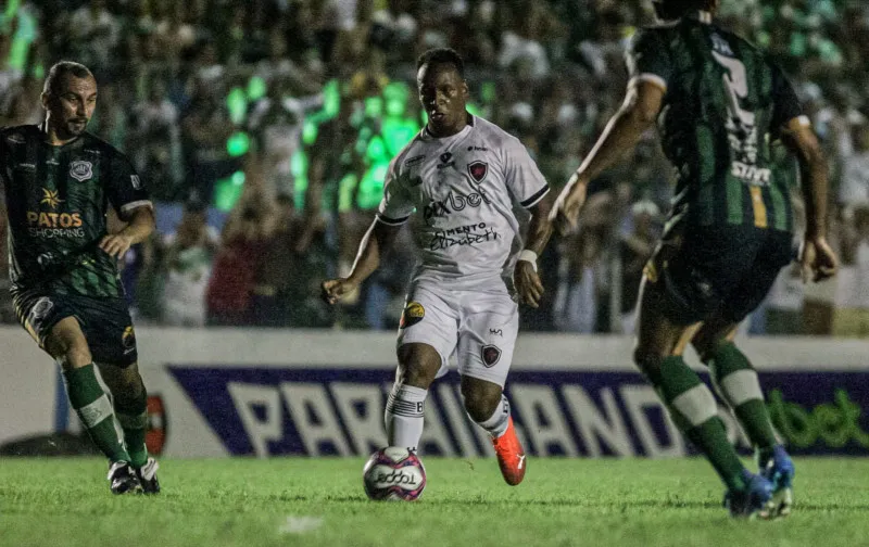 Botafogo-PB vence o Sousa por 1 a 0 e abre vantagem nas semifinais do  Paraibano