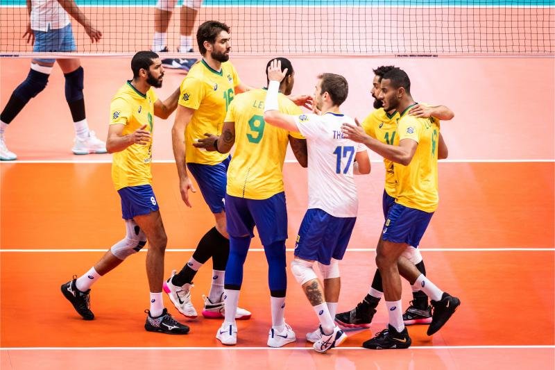 Brasil vence Catar e continua 100% no Mundial de vôlei masculino