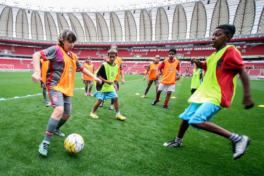 Regulamentação do futebol misto no Brasil divide opiniões - Lei em Campo